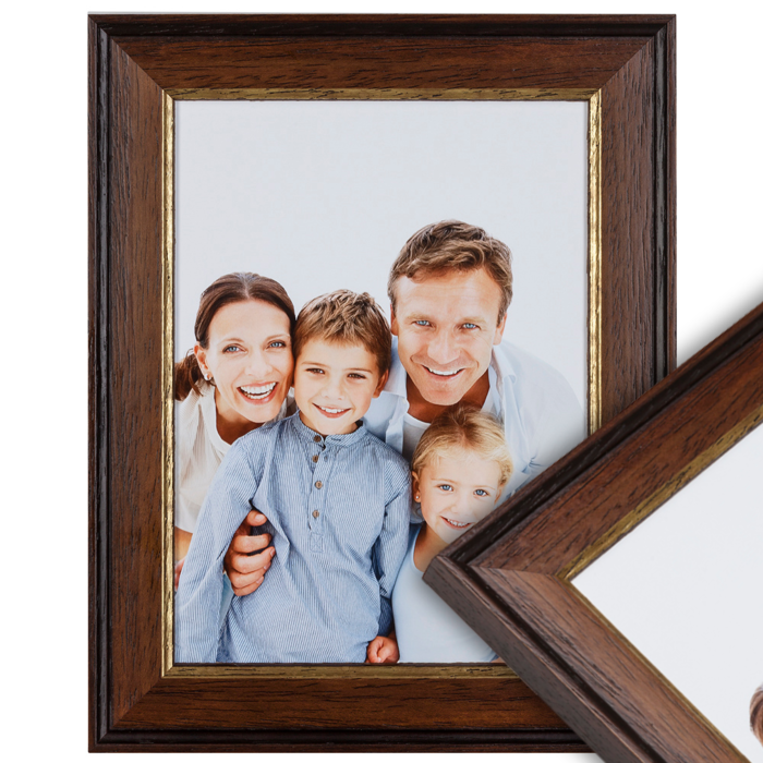 Klassiek bruine fotolijst met gouden randje